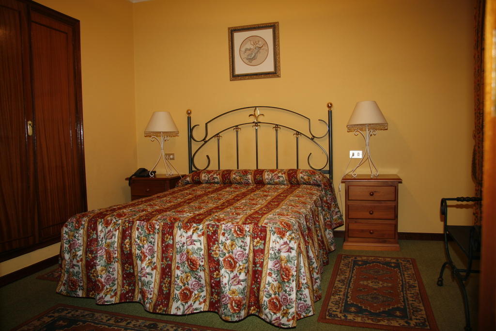 Hotel San Rosendo โอว์เรนเซ ห้อง รูปภาพ