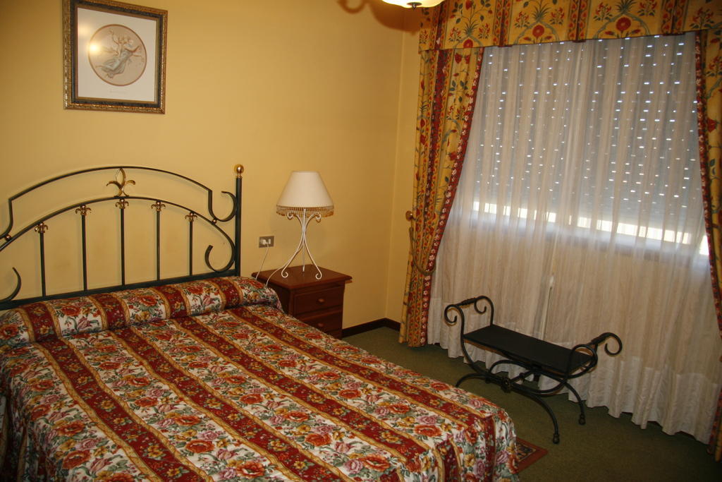 Hotel San Rosendo โอว์เรนเซ ห้อง รูปภาพ